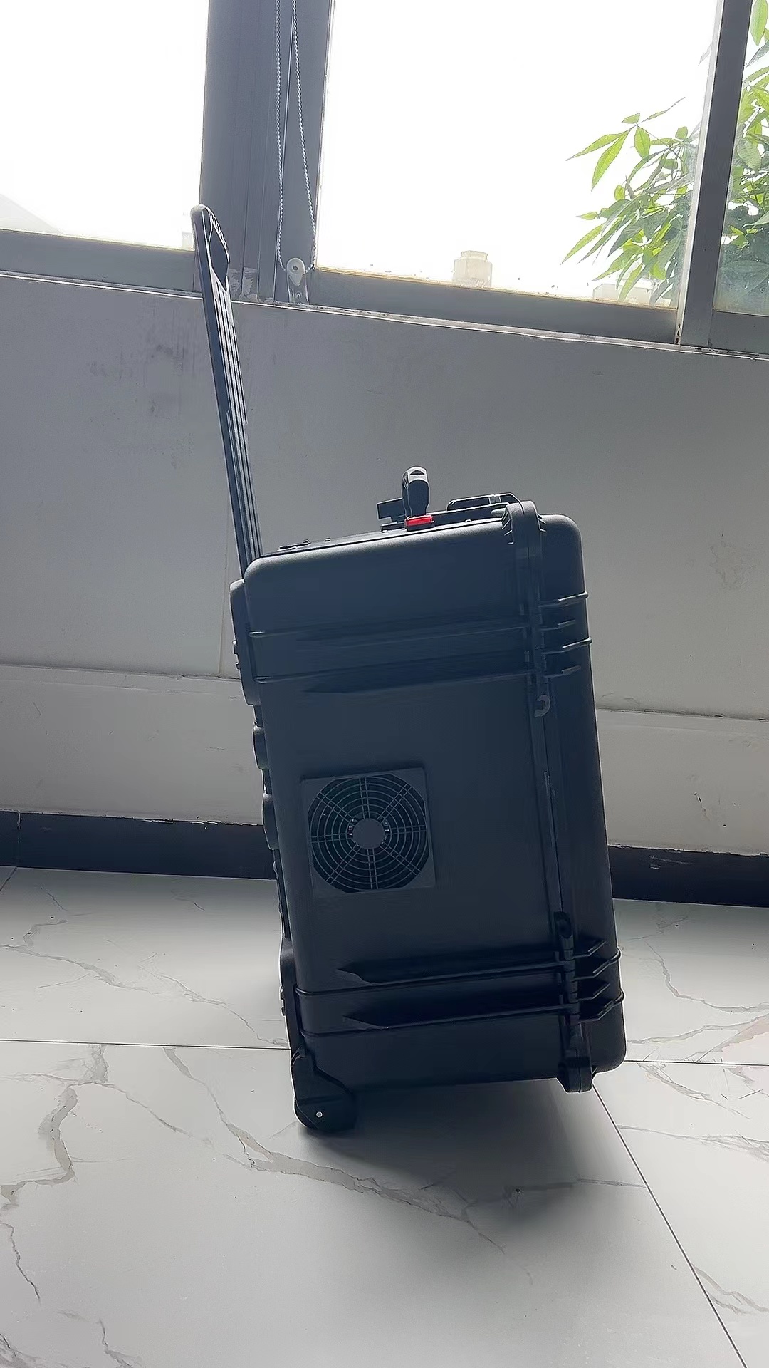 永靖手拉箱型移动通信干扰器